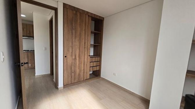 Closet abierto blanco
